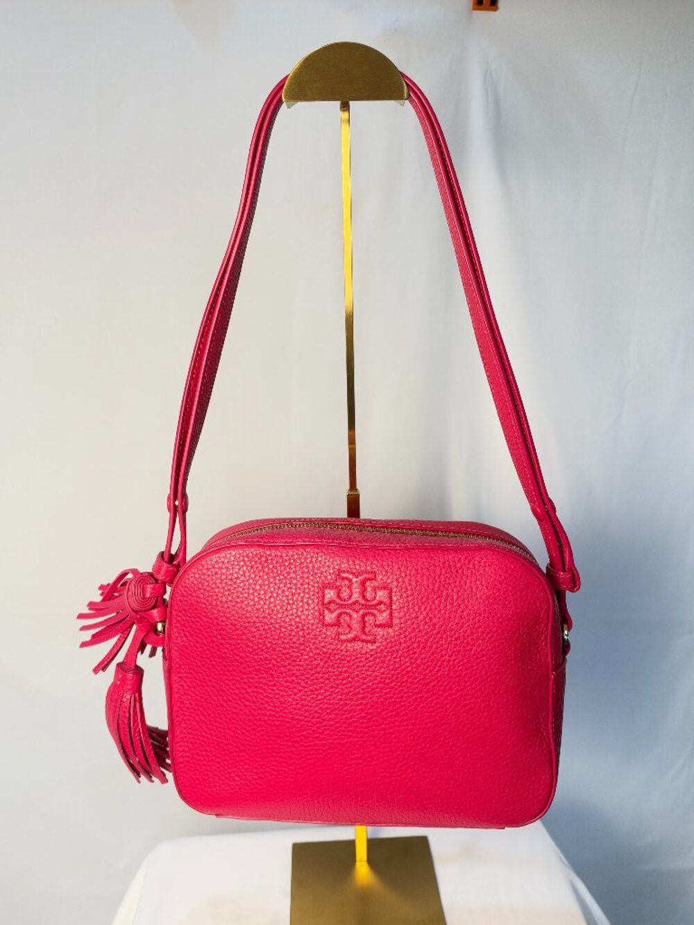 Tory Burch Thea Leather Zip Camera Bag - Pink / Fuchsia Excellent Condition